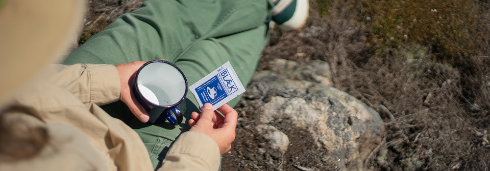 Outdoor Imagebild - Blaek Coffee Instant Kaffee im Einsatz im Freien