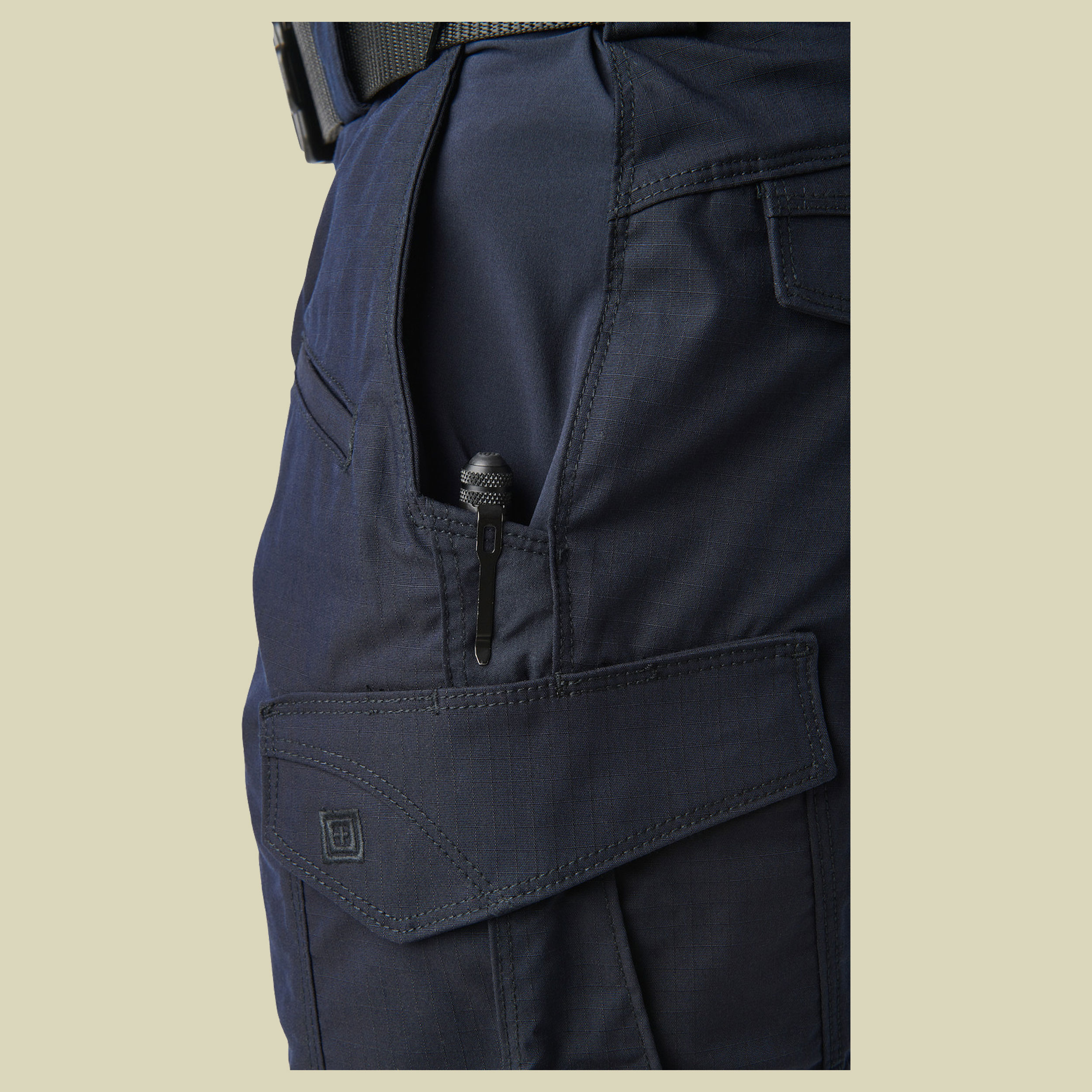 Icon Pant Men 38 blau - dark navy