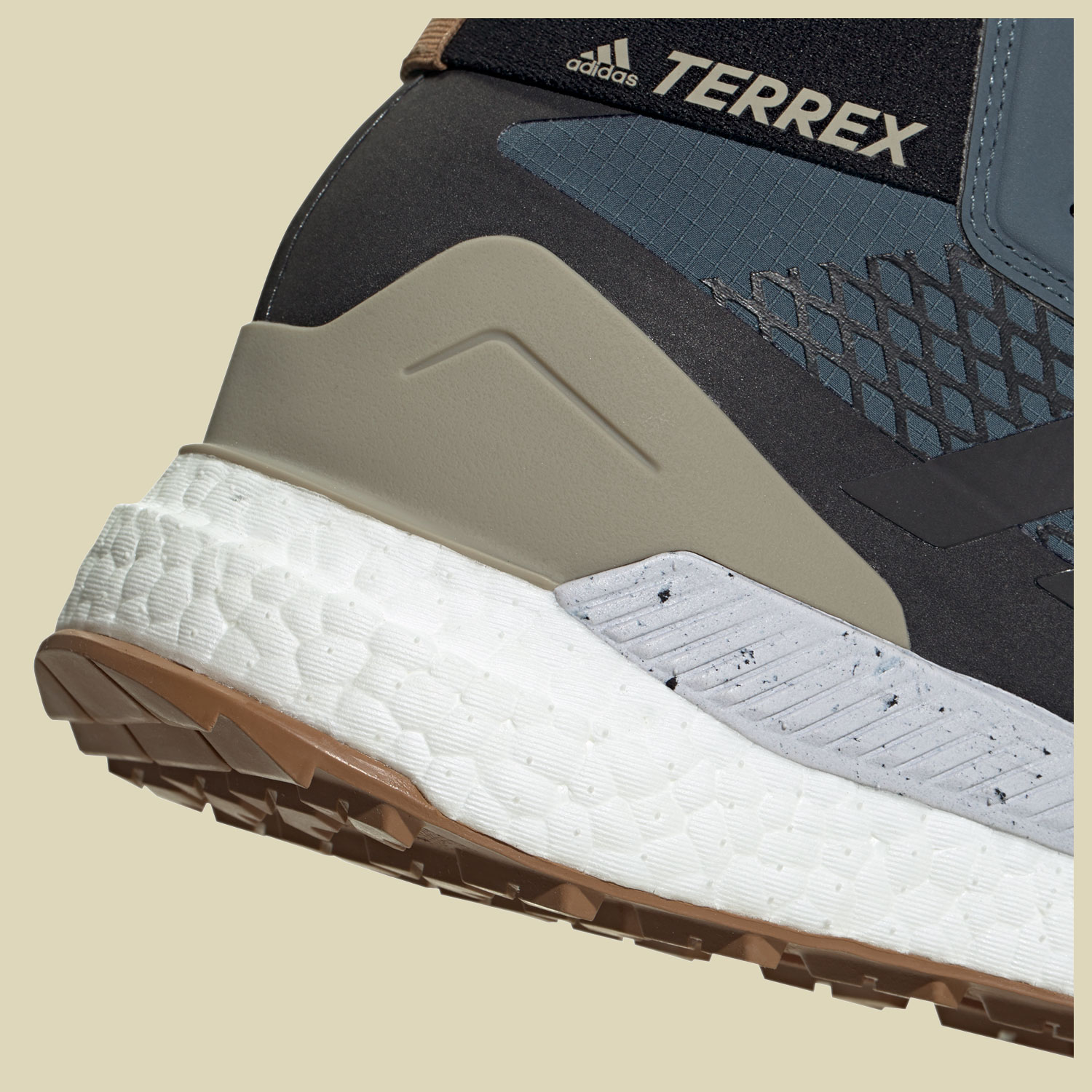 Terrex Free Hiker GTX Men Größe UK 8,5 Farbe legacy blue/core black/raw desert