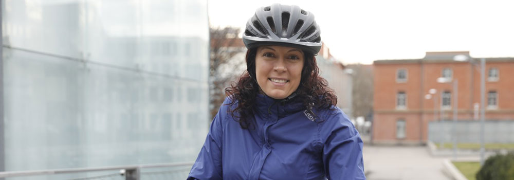 Outdoor Imagebild - Fahrradhelm im Einsatz