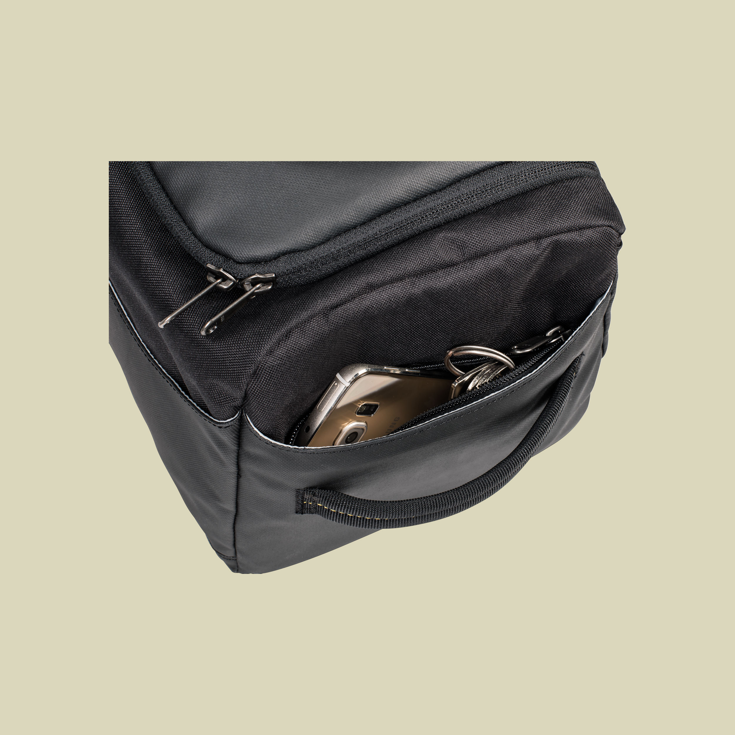 Gravity 10 Bag Maße: 20,5x35x22 cm Farbe: black
