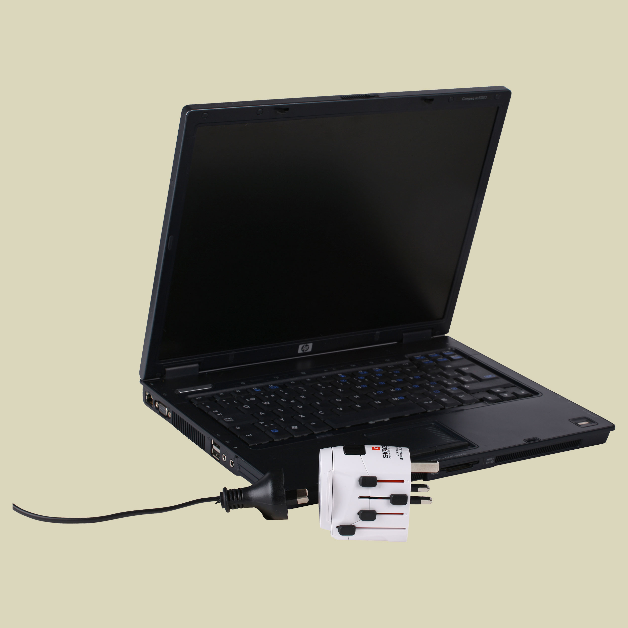 Skross Steckadapter World Travel Schuko