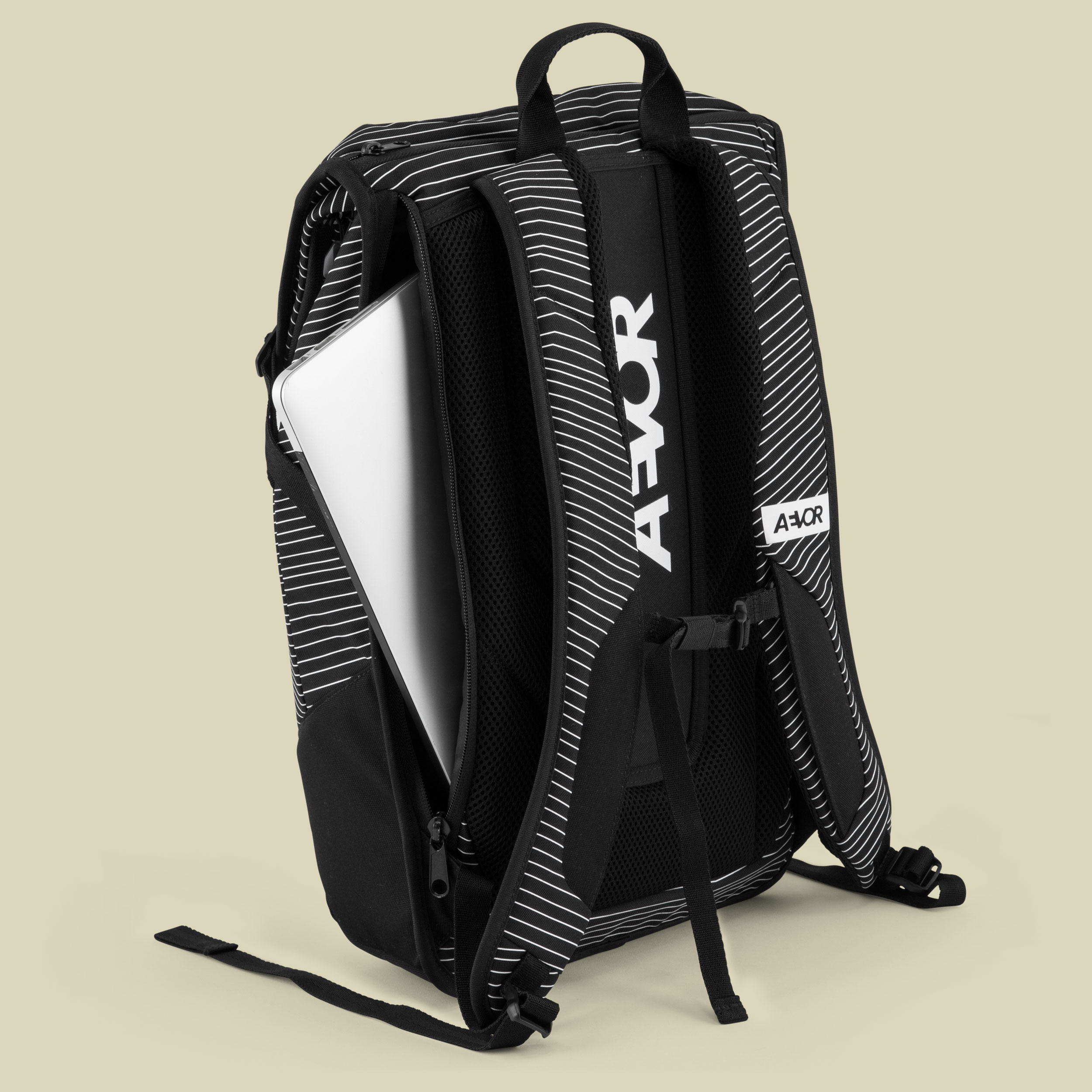 Aevor Daypack Volumen 18 Farbe fineline black