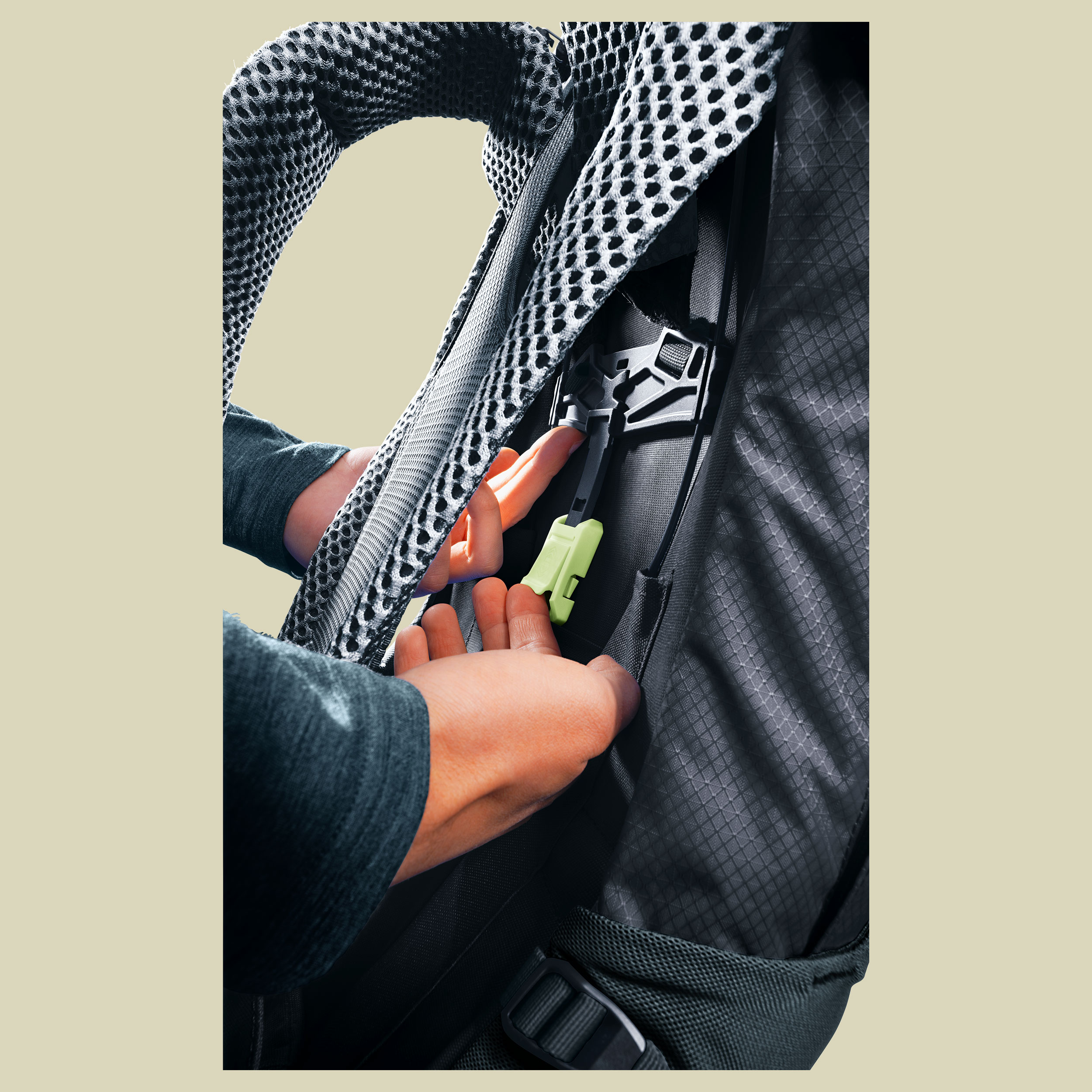 Futura Pro 32 32 schwarz