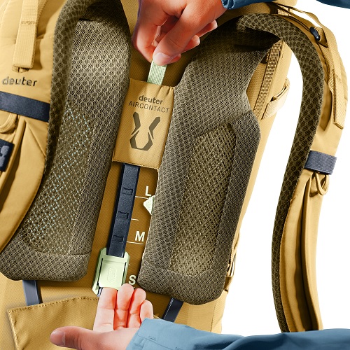 deuter Aircontact Core Trekkingrucksack in der Detailansicht - Farbe ockergelb