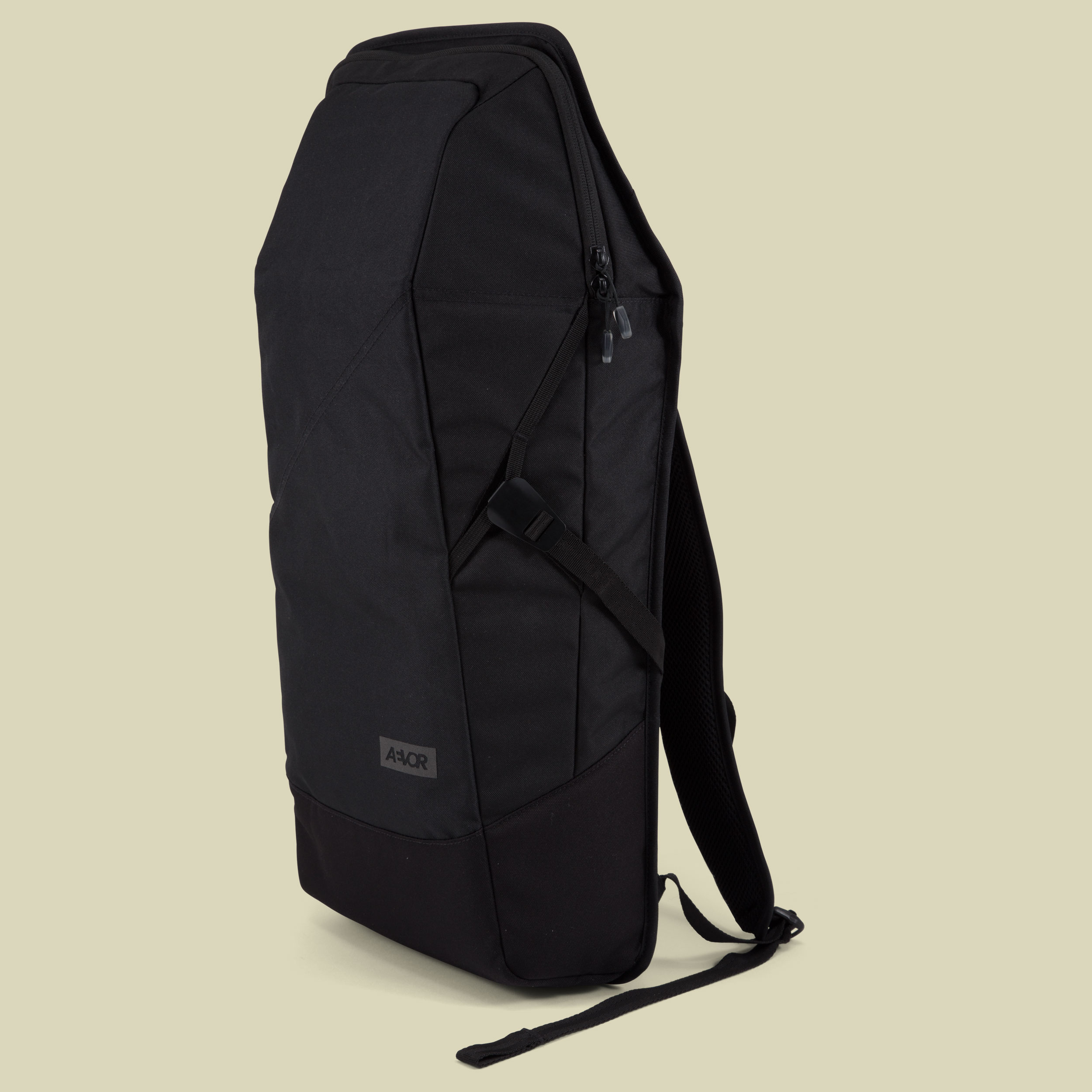 Aevor Daypack Volumen 18 Farbe black eclipse 2