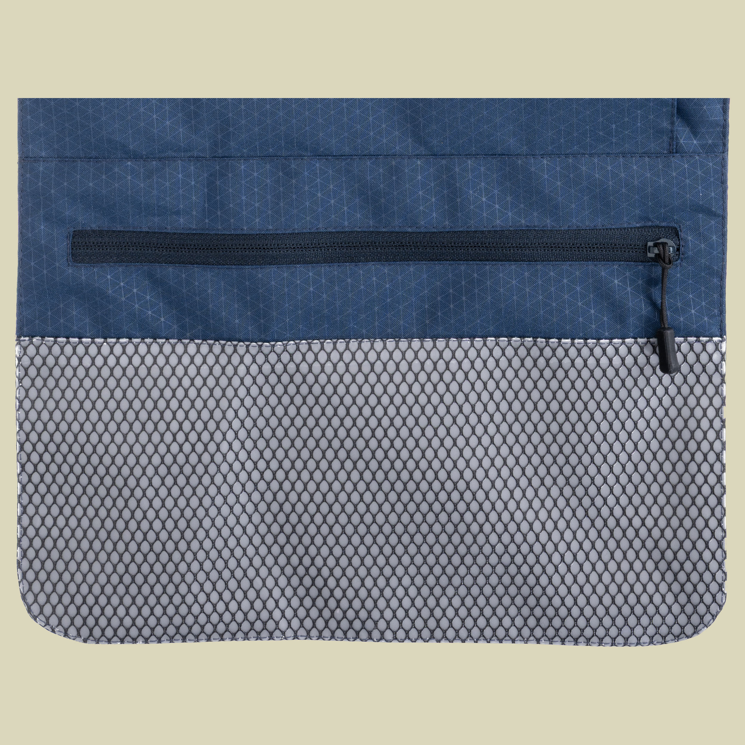 Hanging Toiletry Kit Minimalist