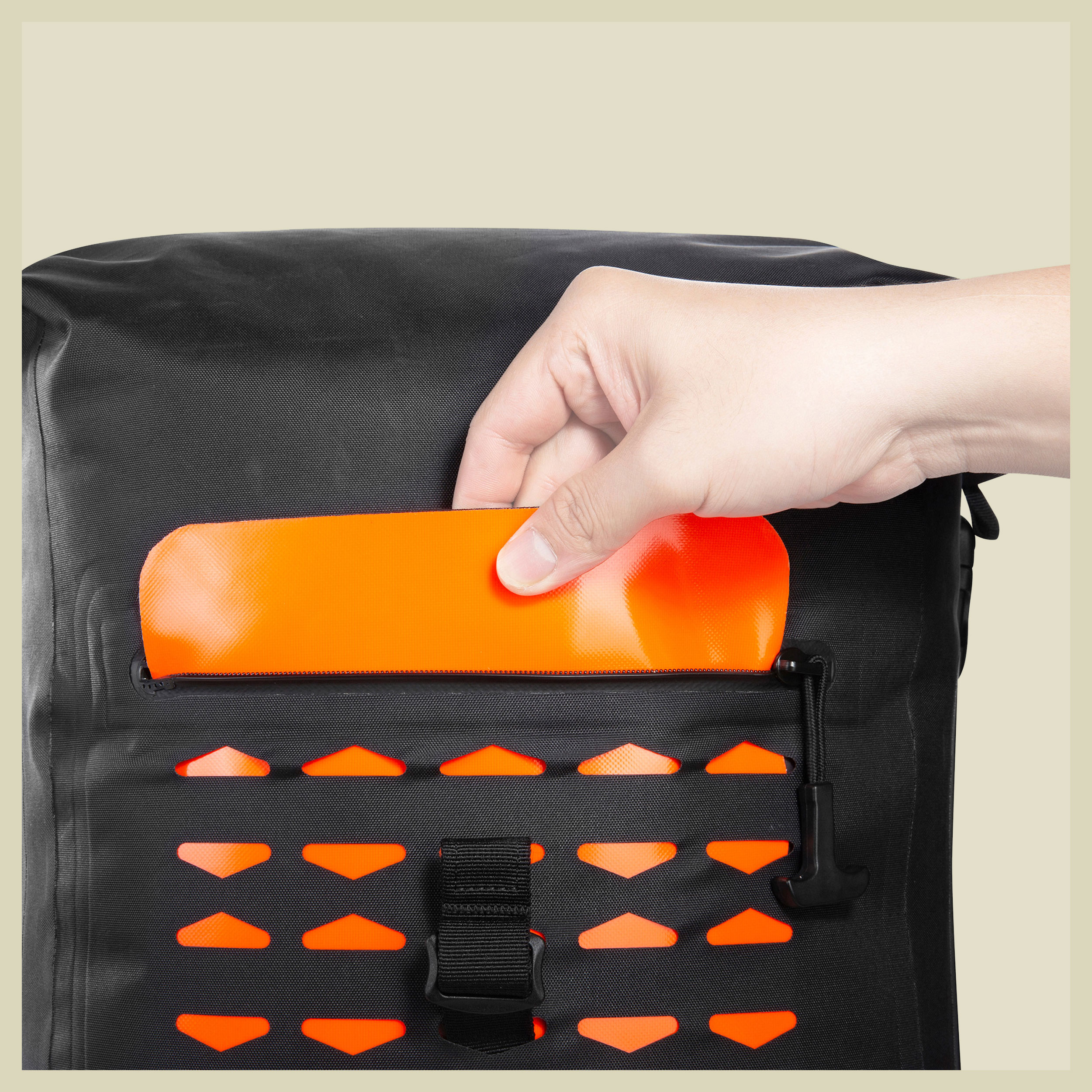 Commuter Rolltop 30 WP 30 schwarz - black