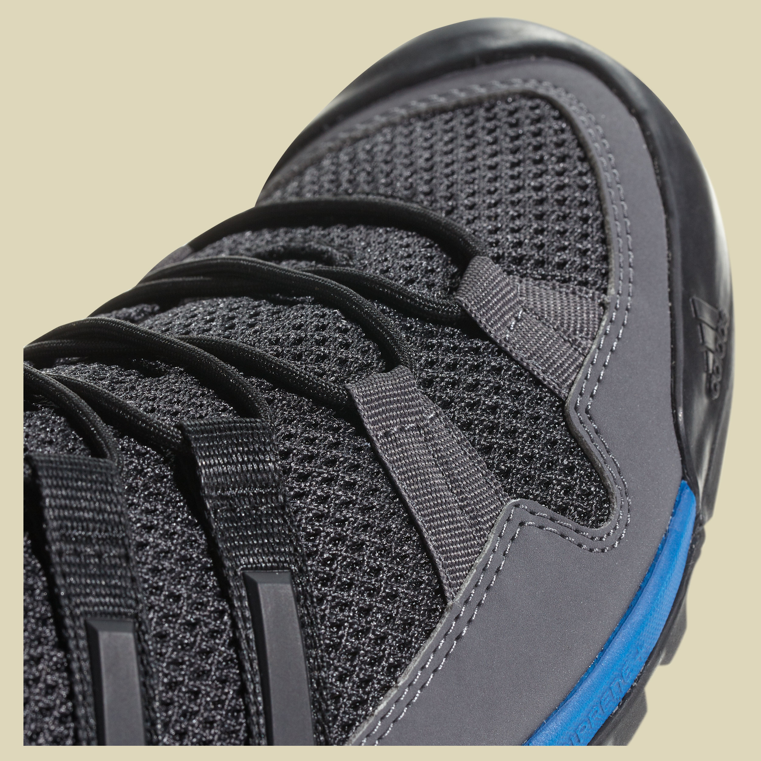 Terrex Solo Men Größe UK 9,5 Farbe core black/core black/blue beauty
