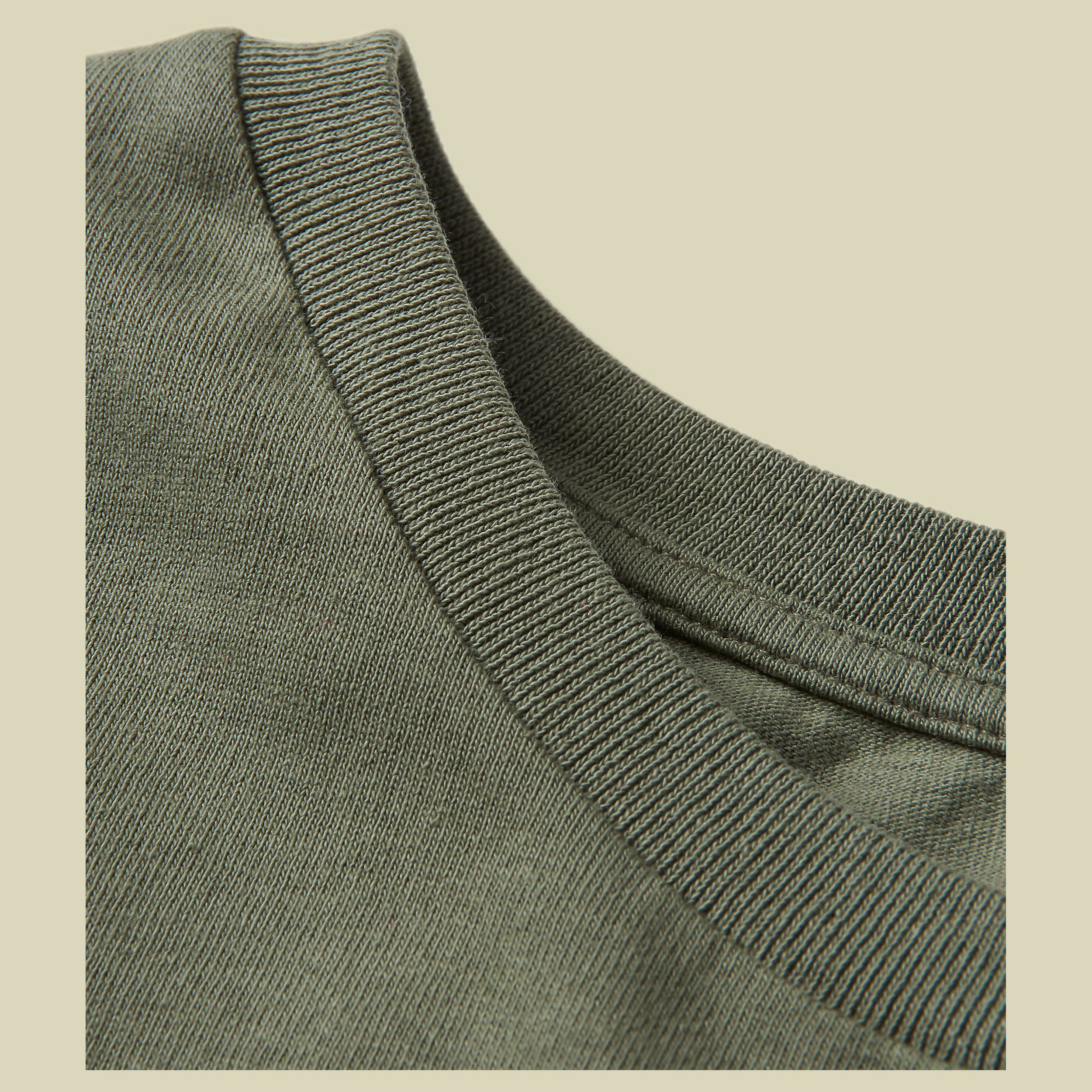 Escapism Recycled Cotton T-Shirt Men L grün - dusty olive