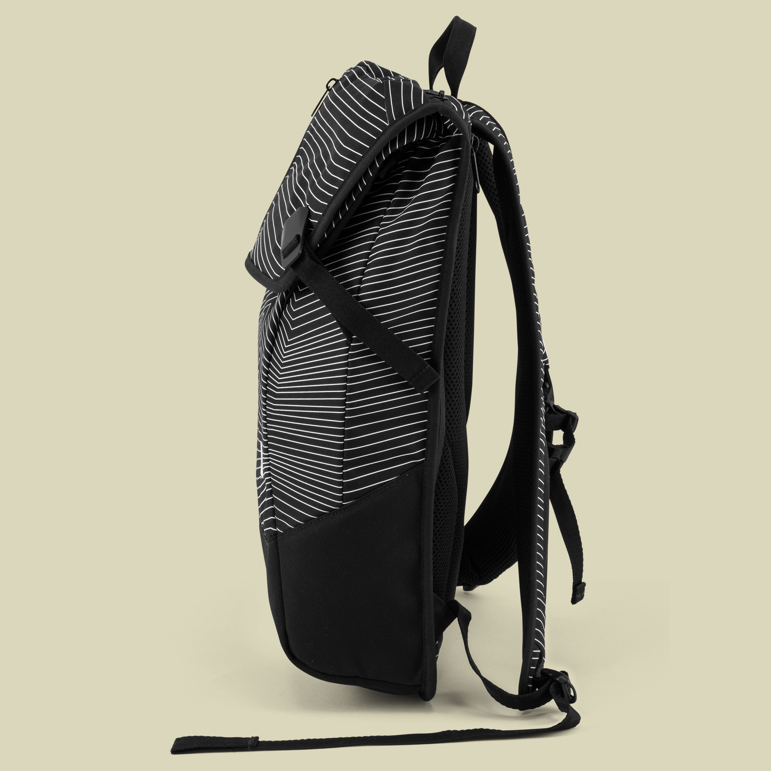 Aevor Daypack Volumen 18 Farbe fineline black