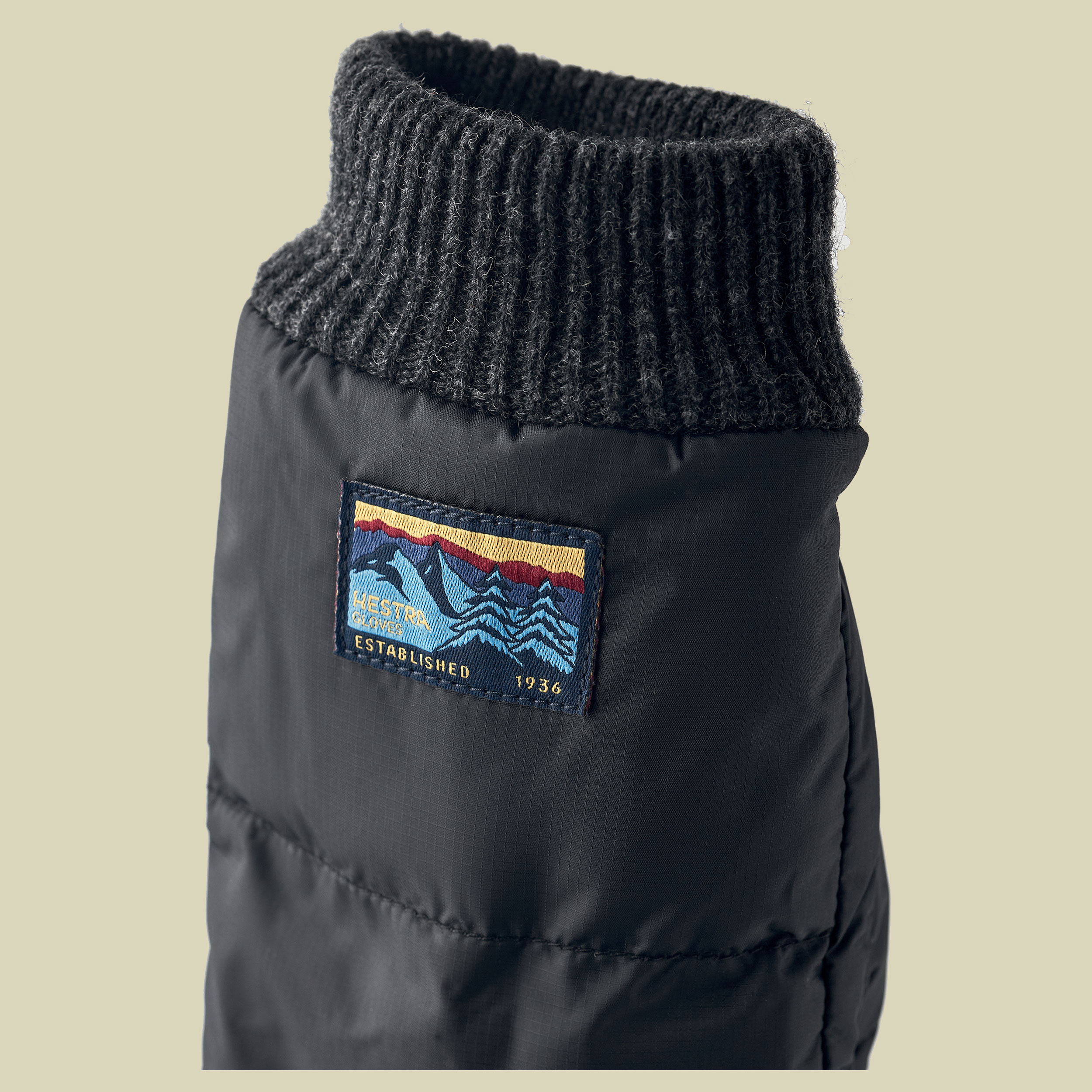 Otra 9 schwarz - black