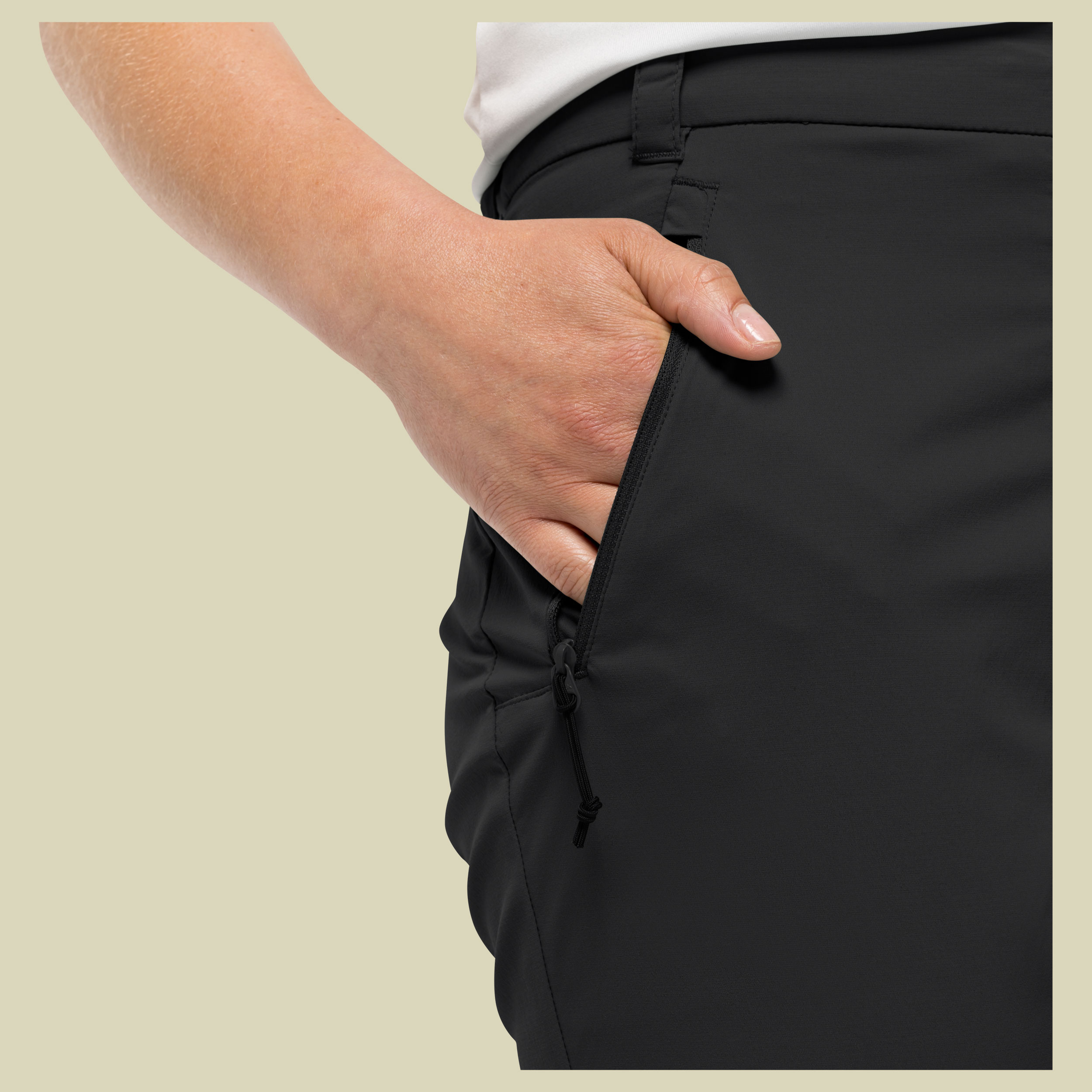 Activate Light ¾ Pants Women Größe 44 Farbe black
