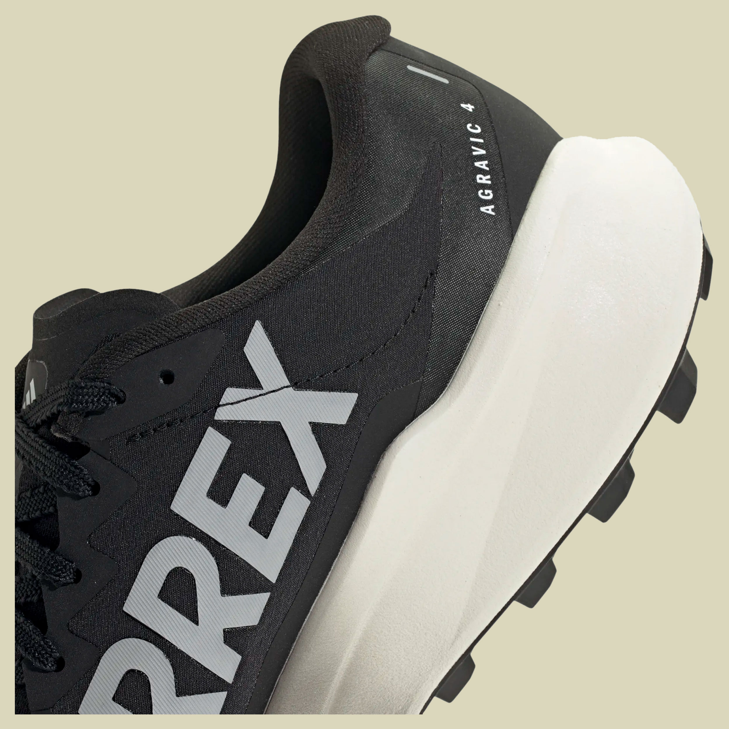 Terrex Agravic 4 Men UK 9,5 schwarz - core black / grey two / cloud white