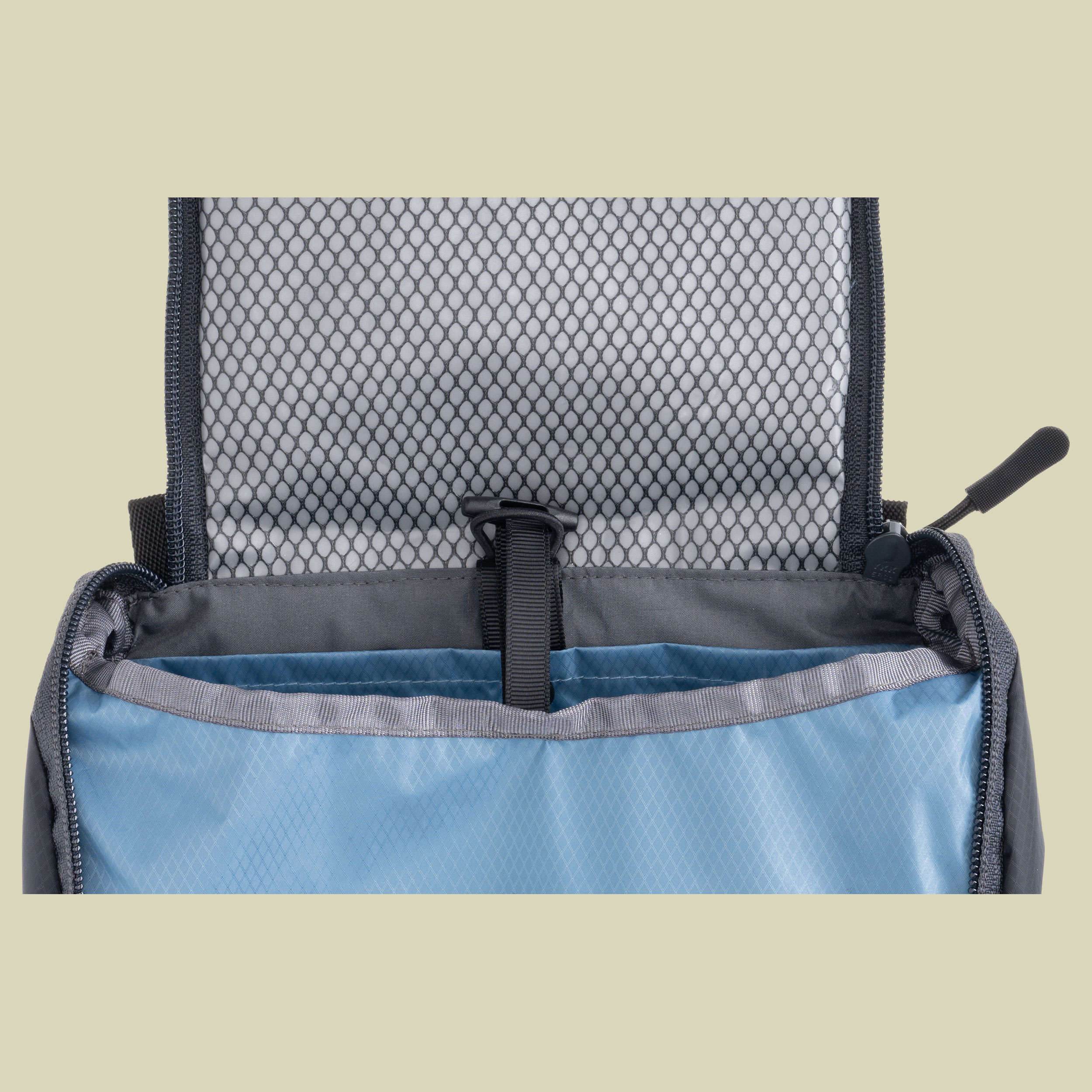 Toiletry Kit Allrounder Light ash blue/phantom black M (18 x 20 x 8 cm)