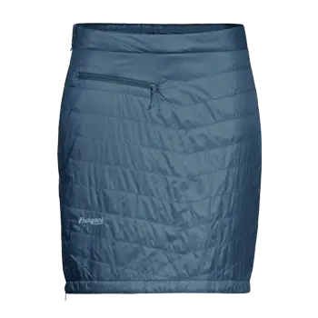 blauer Outdoor-Rock (isoliert) auf weißem Hintergrund
