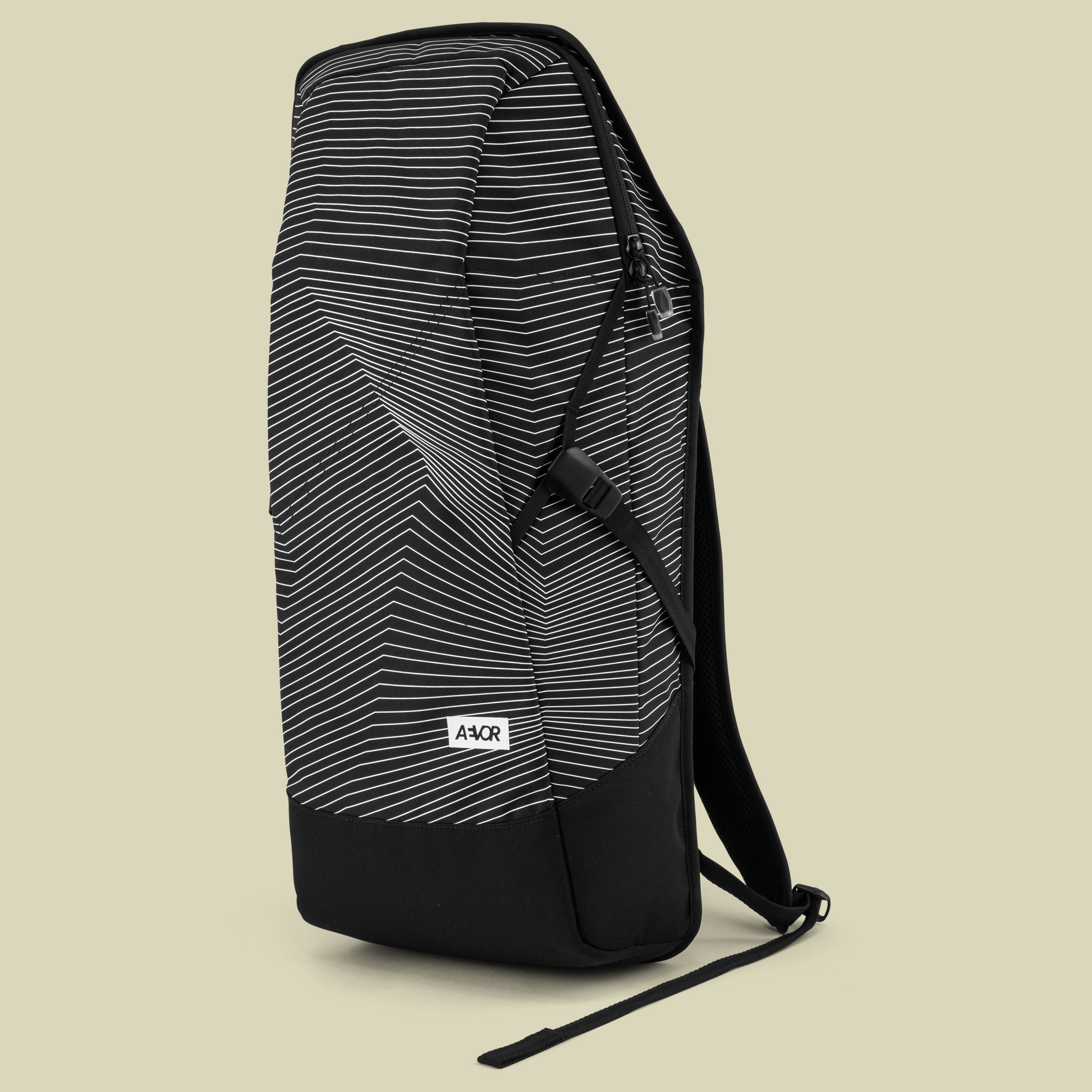 Aevor Daypack Volumen 18 Farbe fineline black